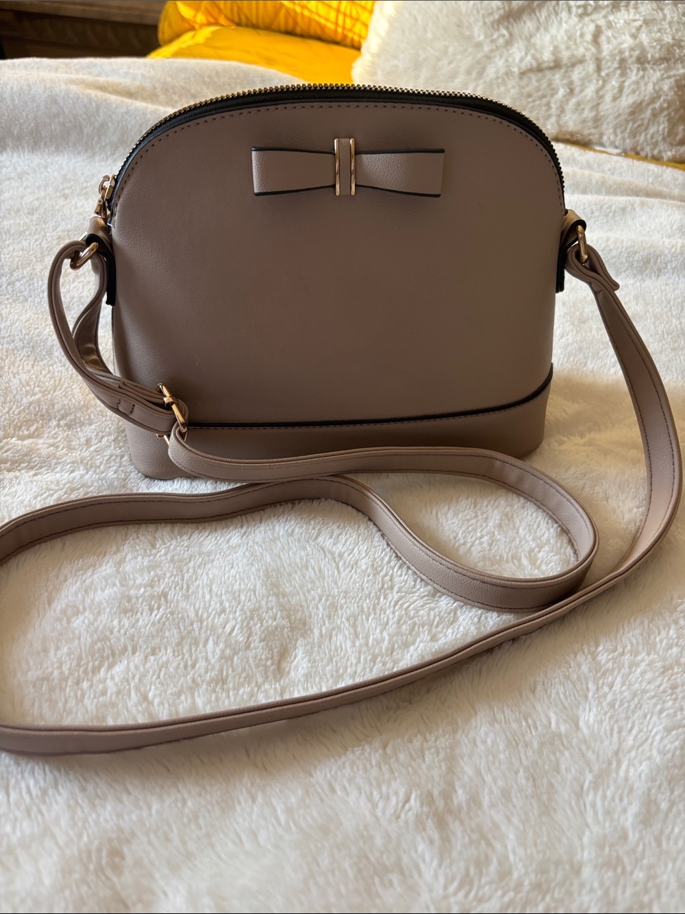2/$13-NWOT-Bow-Accent Taupe Crossbody Bag for Women,never used